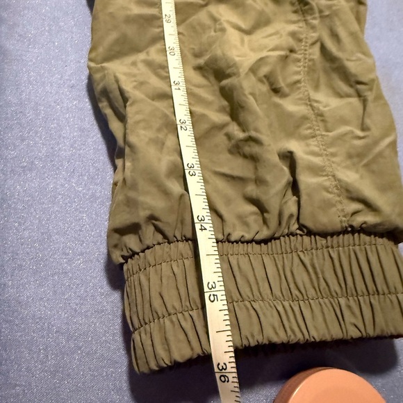 Wilo Gray Sweatpants with Elastic Waistband and Ruched Legs - Picture 7 of 9